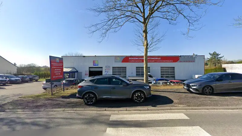Vue de la rue devant BOUZINCOURT AUTOMOBILE, Bouzincourt