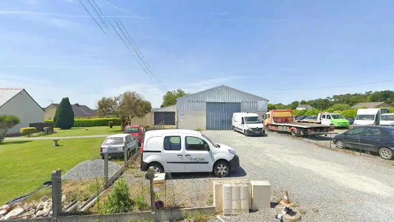 Vue de la rue devant A.D.G. Auto Dépannage Guéménéen, Guémené-Penfao