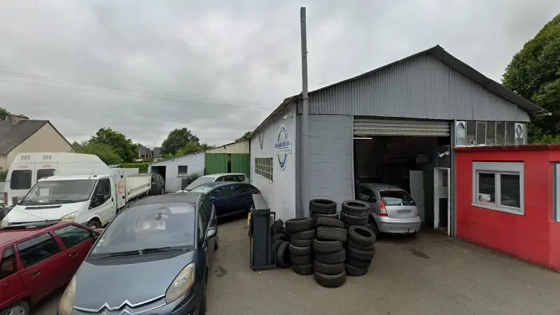 Vue de la rue devant Garage du sel, Le Sel-de-Bretagne