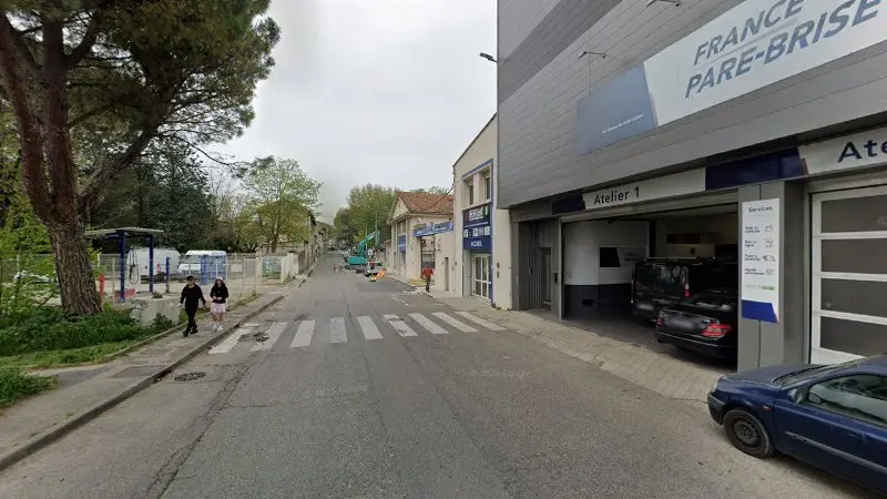 Vue de la rue devant France Pare-Brise, Bagnols-sur-Cèze