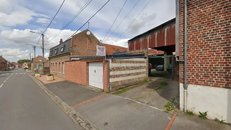 Vue de la rue devant Garage Du Niaf, Agny