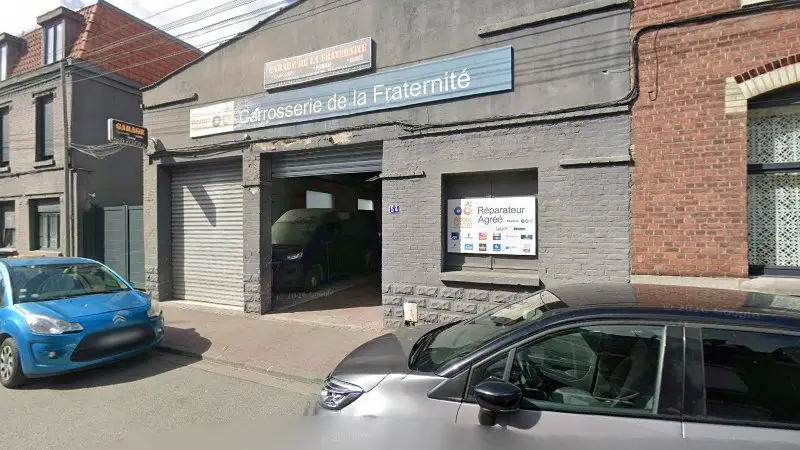 Vue de la rue devant Carrosserie de la Fraternité, Roubaix