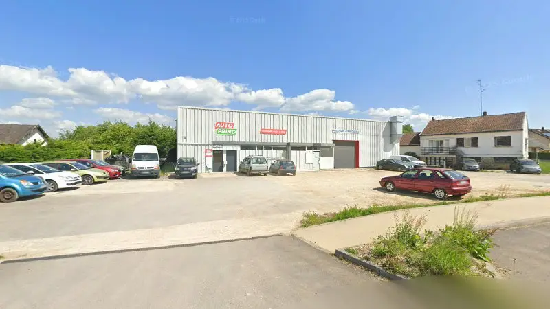 Vue de la rue devant GARAGE MSE, Pouru-Saint-Remy