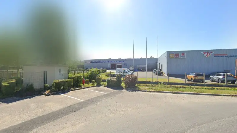 Vue de la rue devant AD Carrosserie Dieppe Mary Automobiles, Rouxmesnil-Bouteilles