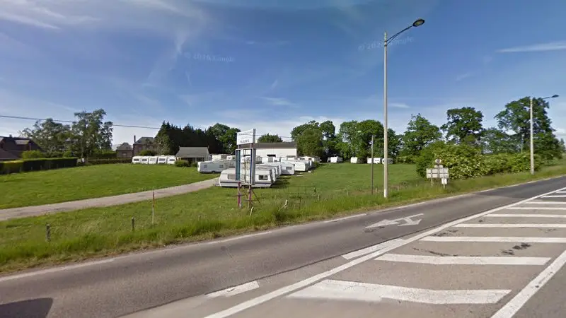 Vue de la rue devant Saint Romain Caravanes, Saint-Romain-de-Colbosc