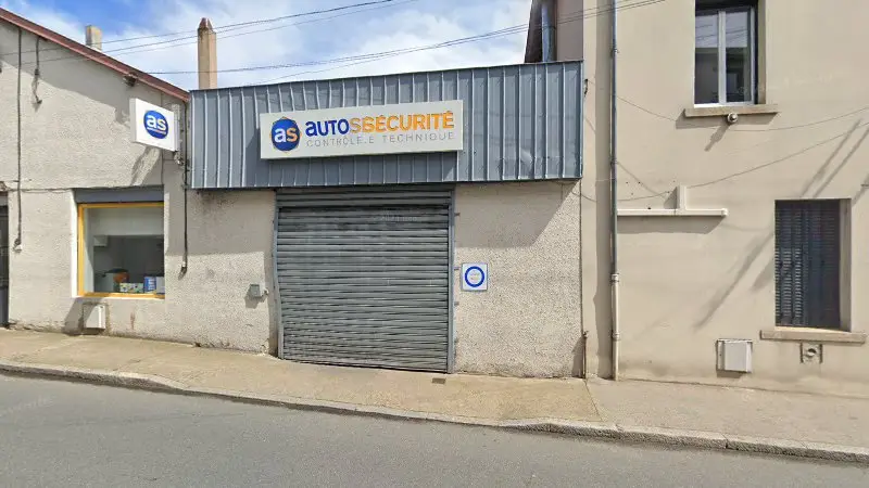 Vue de la rue devant AS Auto Sécurité Contrôle technique Neuville Sur Saone Centre Ville, Neuville-sur-Saône