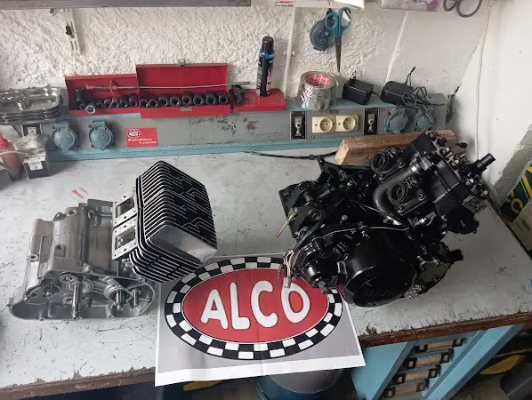 Photo publiée sur la fiche Google de ALCO Racing, Ré-alésage Nikasil Ré-embiellage, Gasny