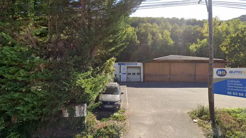 Vue de la rue devant AS Autosécurité Contrôle Technique SAINT ANTONIN NOBLE VAL, Saint-Antonin-Noble-Val