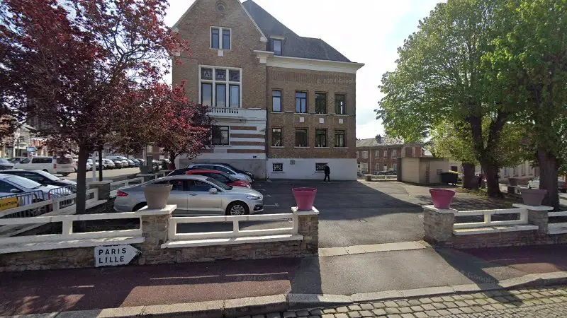 Vue de la rue devant SARL POINTIN partenaire Service de GT PICARDIE (COMPIEGNE) Toyota, Roye