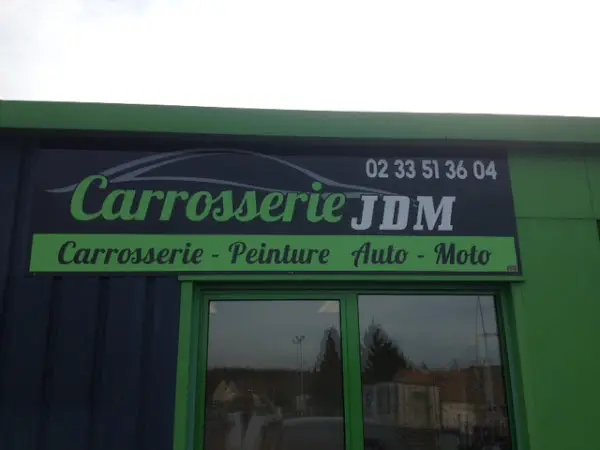 Photo publiée sur la fiche Google de Carrosserie Jdm, Villedieu-les-Poêles-Rouffigny