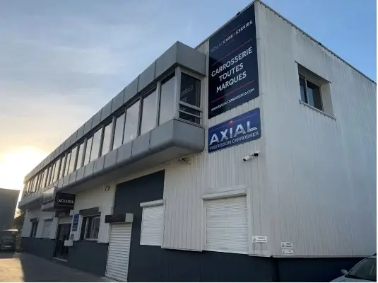Photo publiée sur la fiche Google de Réseau carrosserie Antony - Axial, Antony