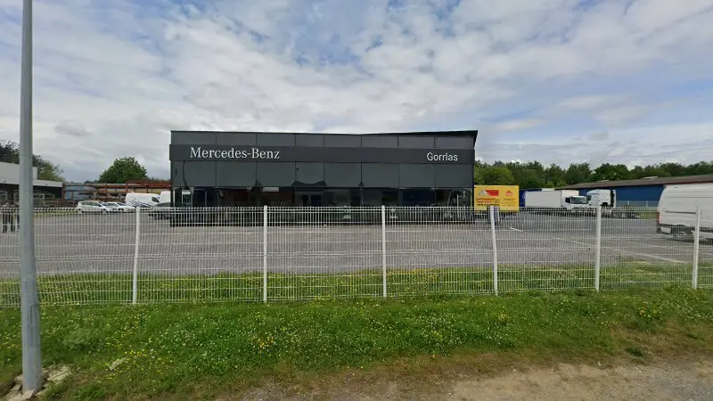 Vue de la rue devant GORRIAS SERVICES - Mercedes Benz - Service, Laon