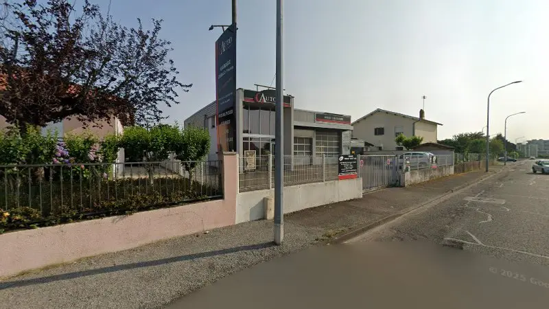 Vue de la rue devant Garage Zabalo Frères, Montauban