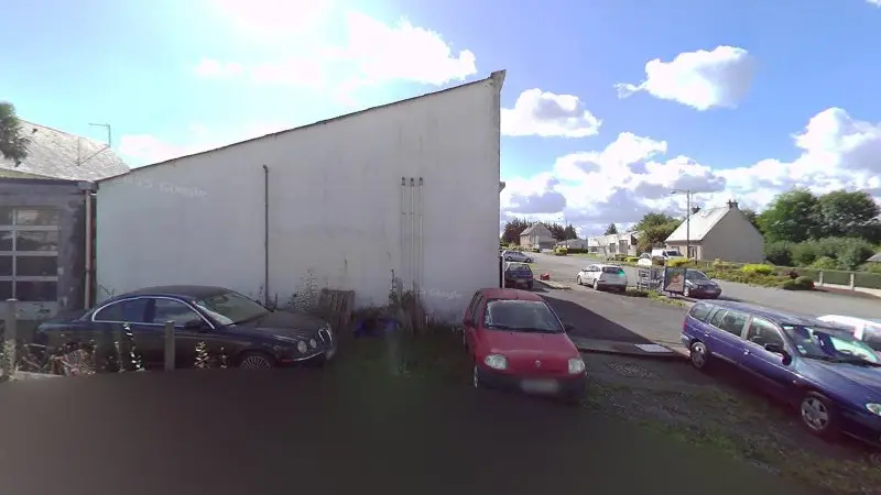Vue de la rue devant Euro Repar Car Service, Souleuvre en Bocage