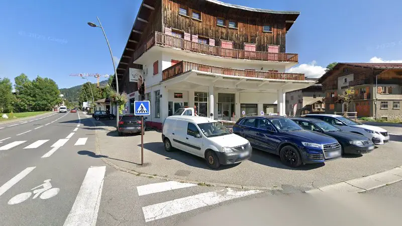 Vue de la rue devant Garage du Mont Blanc - BUOSI Pascal, Megève