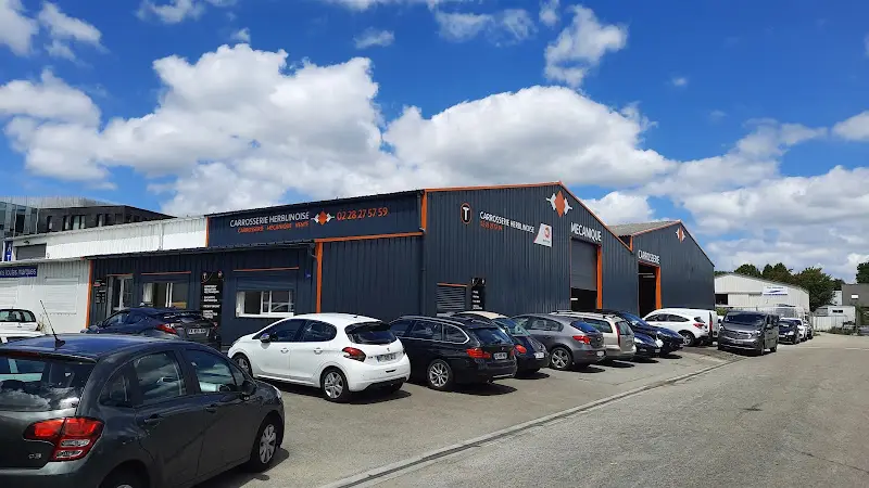 Photo publiée sur la fiche Google de Carrosserie HERBLINOISE - Technicar Services, Saint-Herblain