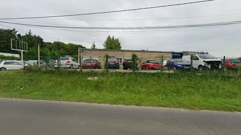 Vue de la rue devant GA Négoce 95, Le Mesnil-en-Thelle
