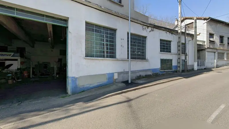 Vue de la rue devant Garage de la Paix, Saint-Étienne