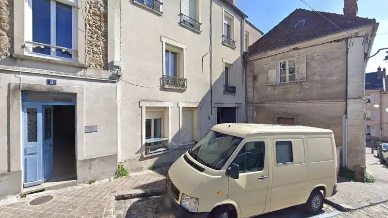 Vue de la rue devant BEN PIECES AUTOMOBILE, Chevreuse