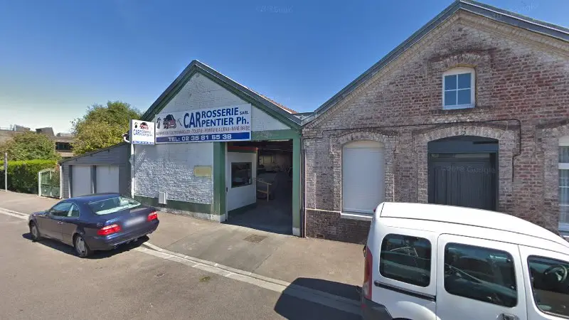 Vue de la rue devant Carrosserie Carpentier, Saint-Aubin-lès-Elbeuf