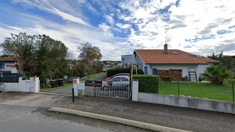 Vue de la rue devant ASSISTANCE OCEAN DEPANNAGE, Bassussarry