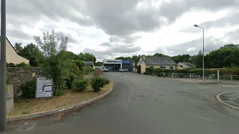 Vue de la rue devant Divers Garage des Rochelles, Les Garennes sur Loire