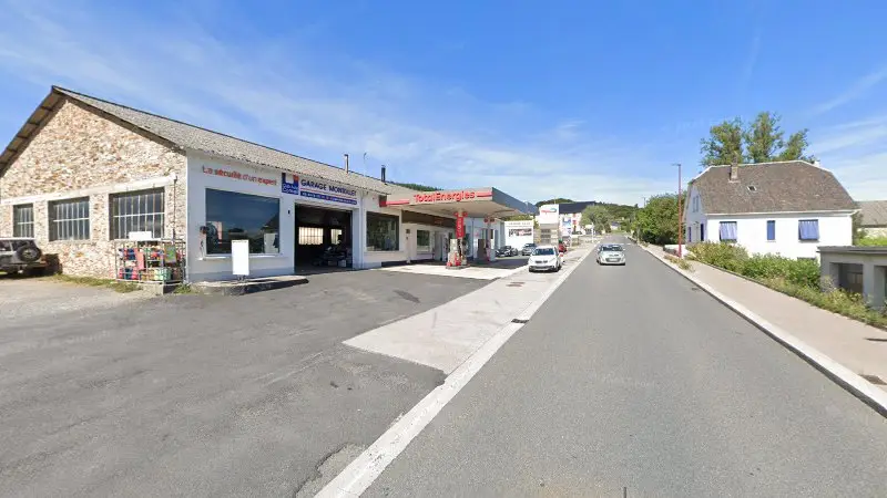 Vue de la rue devant GARAGE MONTEILLET, Villefranche-de-Panat