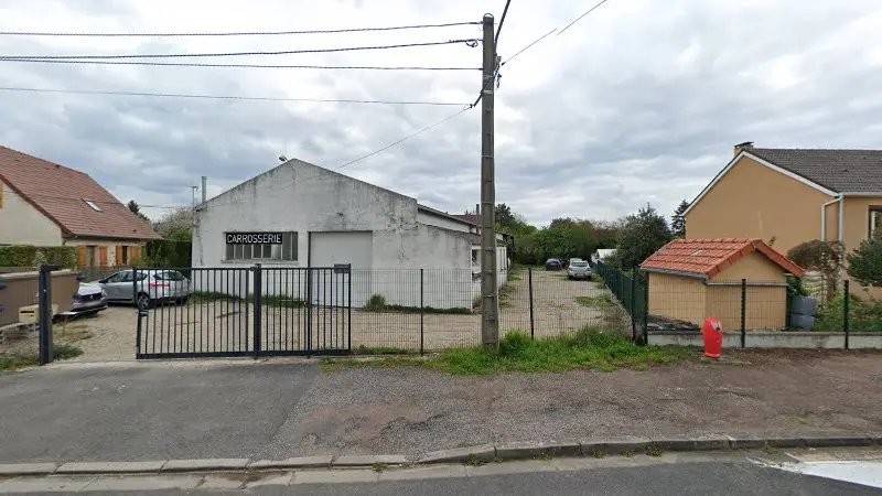 Vue de la rue devant Carrosserie ARSEN, Nevers