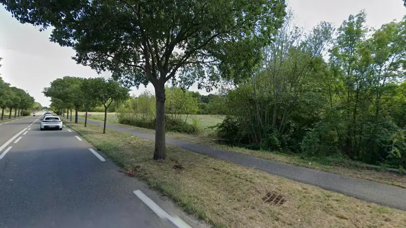 Vue de la rue devant Centre VO Sarl MH Auto Omar, Vendargues