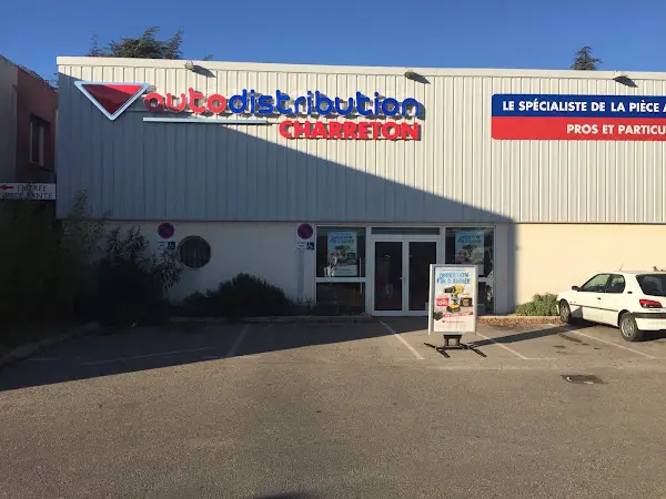 Photo publiée sur la fiche Google de Autodistribution Charreton Saint-Maximin la Sainte Baume, Saint-Maximin-la-Sainte-Baume