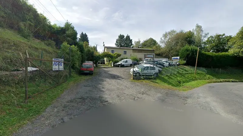 Vue de la rue devant Eurorepar (garage jouve), Cornil