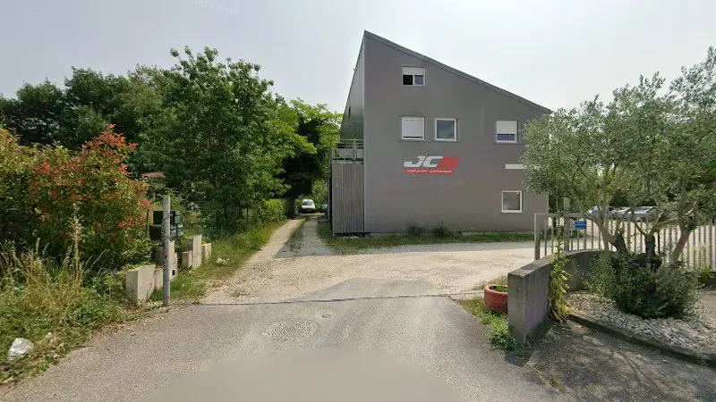 Vue de la rue devant JCR MECA, Montboucher-sur-Jabron