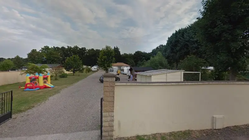Vue de la rue devant Station décalaminage hydrogène | Nettoyage moteur, Vanne ..., Vernouillet