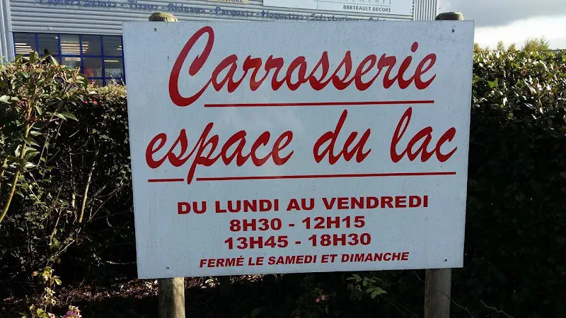Photo publiée sur la fiche Google de Carrosserie Espace du Lac, La Ferté-Bernard