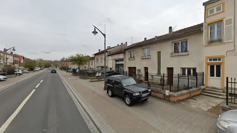 Vue de la rue devant Motor Dufour, Blénod-lès-Pont-à-Mousson