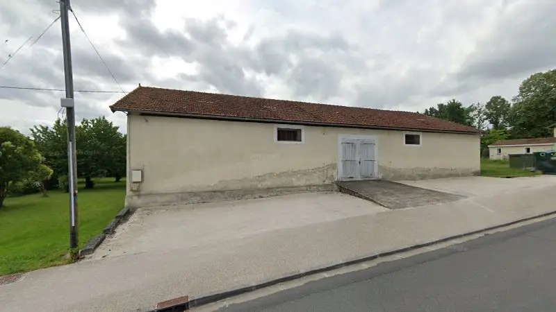Vue de la rue devant Garabe, Barbezieux-Saint-Hilaire