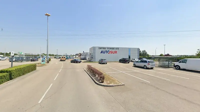 Vue de la rue devant Contrôle technique Autosur Saint-Parres-aux-Tertres, Saint-Parres-aux-Tertres