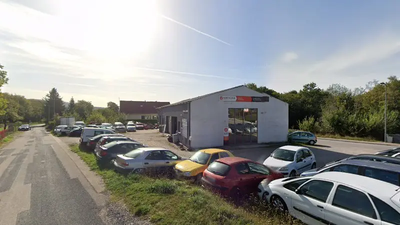 Vue de la rue devant GARAGE THOMAS FRERES SARL - Eurorepar, Laval-sur-Vologne