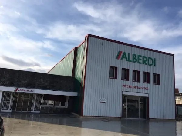Photo publiée sur la fiche Google de SARL ALBERDI (Casse automobile/ Centre Vhu / Desguace / Rachat métaux-ferraille), Hendaye