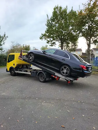 Photo publiée sur la fiche Google de Easy Depann | REMORQUAGE AUTO , POIDS LOURD , AUTOCAR , MOTO, Paris