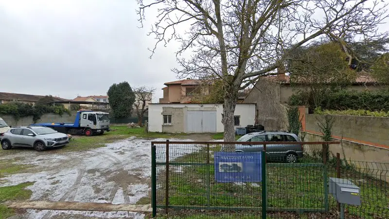Vue de la rue devant RBA Changement de pneu toulouse, Villeneuve-Tolosane