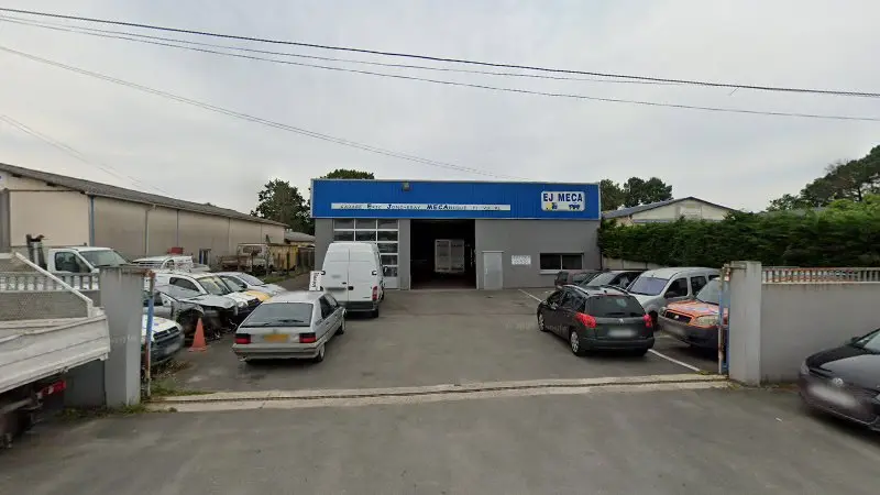 Vue de la rue devant France Pare-Brise - Chez Rectif'car, La Teste-de-Buch