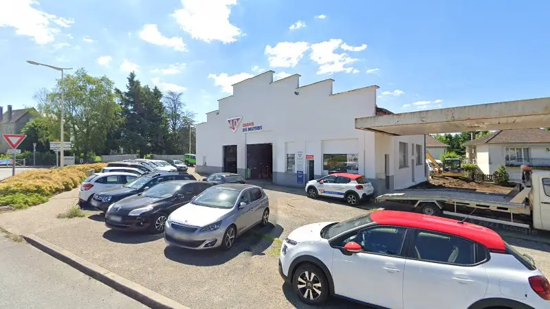 Vue de la rue devant AD Garage Expert DES BRUYERES, Saint-Priest-de-Gimel