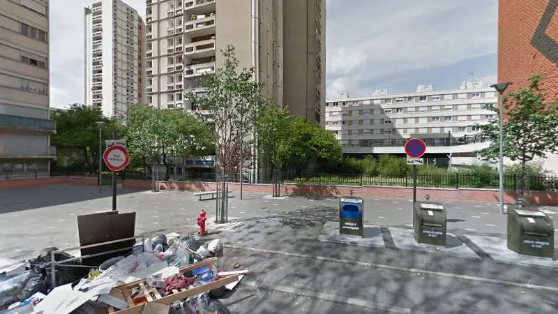 Vue de la rue devant Dépannage Remorquage Moto, Argenteuil