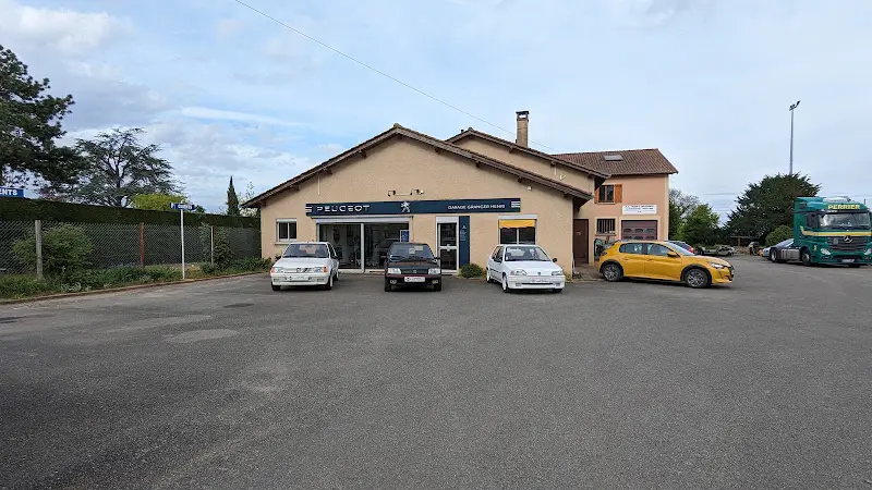 Photo publiée sur la fiche Google de GARAGE HENRI GRANGER SAS - TOP GARAGE - BYE BUY CAR - BOLIDES ET LEGENDES, Villié-Morgon