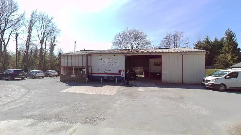 Vue de la rue devant SARL 2D Autovision Avesnes, Avesnes-sur-Helpe