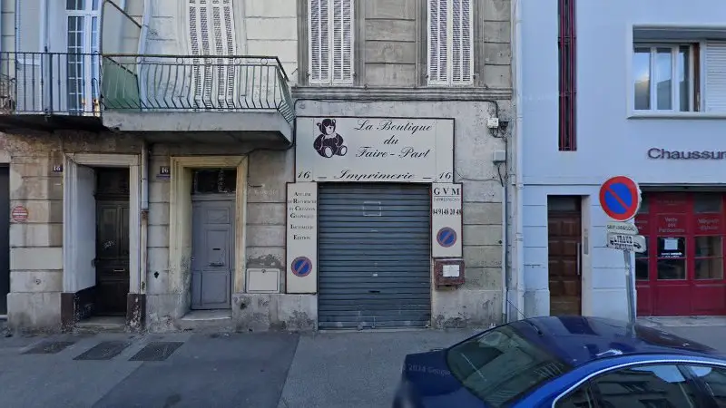 Vue de la rue devant La Boutique Du Faire-Part, Marseille