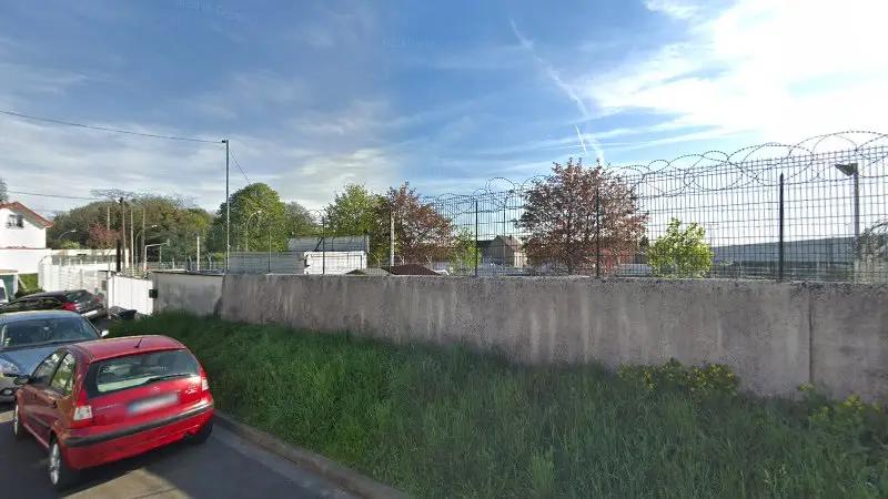 Vue de la rue devant AUTO SERVICE DISCOUNT, Villeneuve-le-Roi