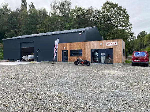Photo publiée sur la fiche Google de JSNAUTIC HONDA MARINE / Mécanique marine à Tinténiac, Tinténiac