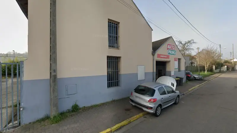 Vue de la rue devant AUTO PRIMO - BOUED'AUTO, Mézières-sur-Seine